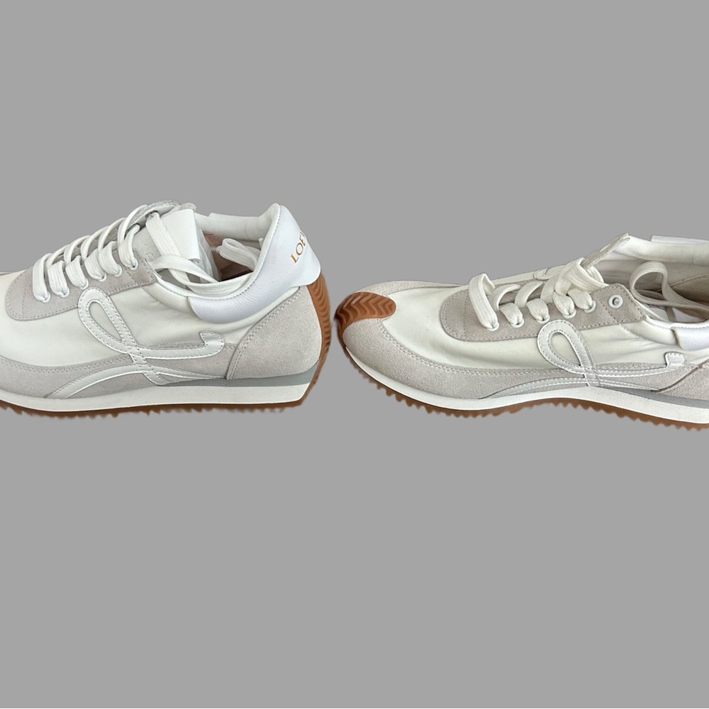 Loewe Shoes Size 40. Never worn. Flow Runner Suede.